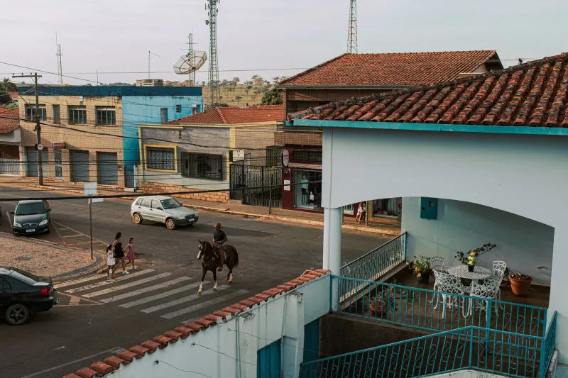 Sentir Antes de Assinar: A Arte de Conhecer a Alma de um Bairro Antes de Chamar um Lugar de Lar